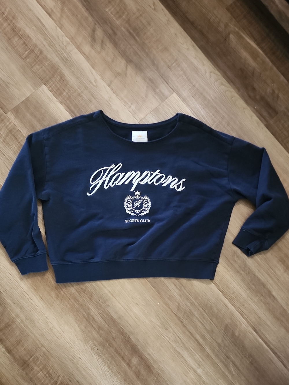 Lazy Sundays Hamptons Cropped Sweatshirt Navy Blue Graphic Pullover Women